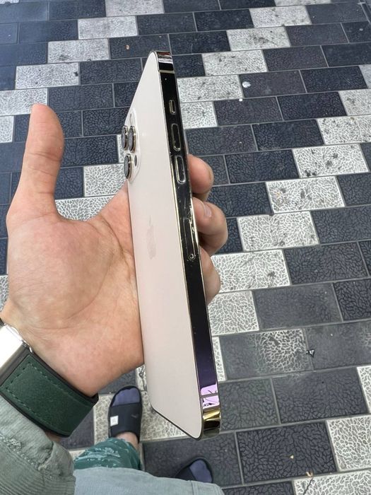 Iphone 12 pro max gold