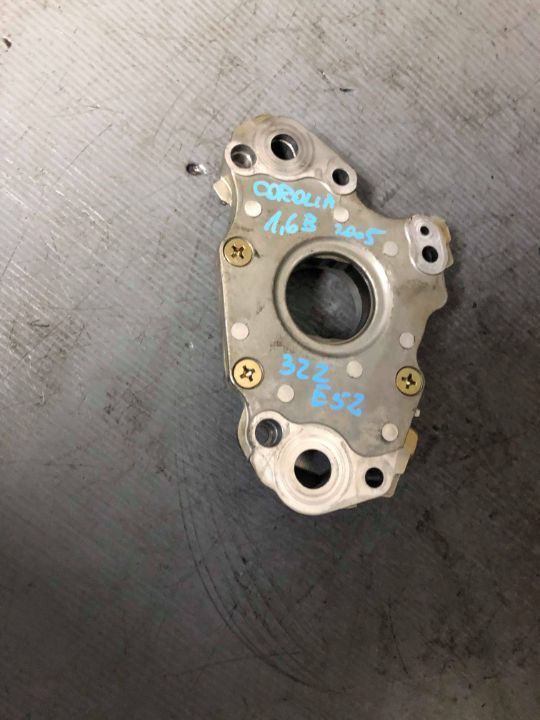 pompa ulei 1.6 b  322e52 toyota corolla