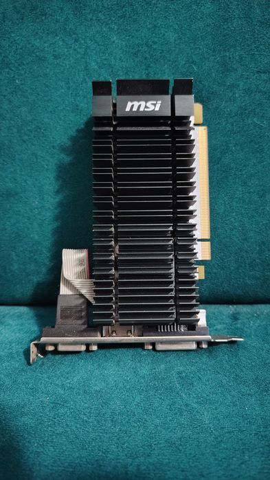 Vând placă video MSI GeForce GT 730 2GB Low Profile (N730K-2GD3H/LP)