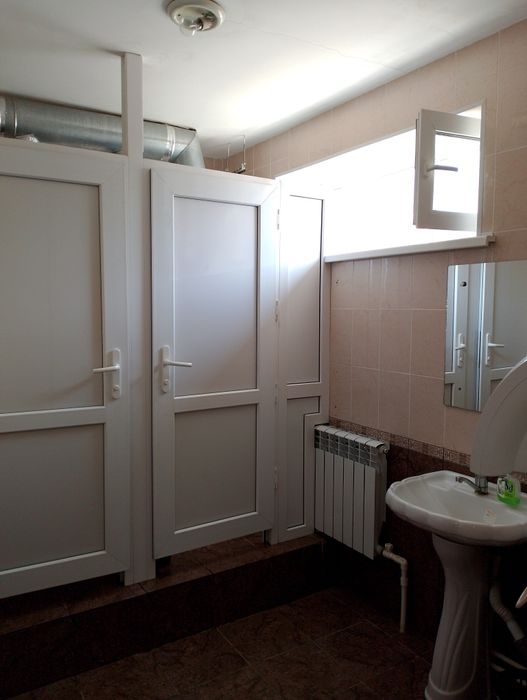 Продам действующее кафе 400 м2 в районе Зачаганска