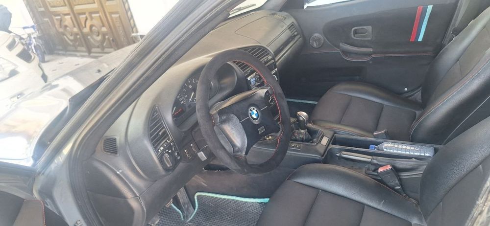 Sotiladi holati yaxshi mashina BMW E36