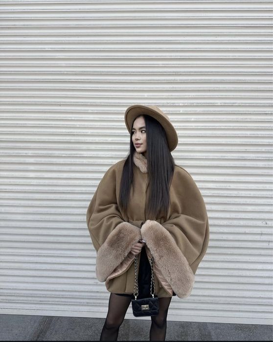 Продам новое дизайнерское пальто-кейп