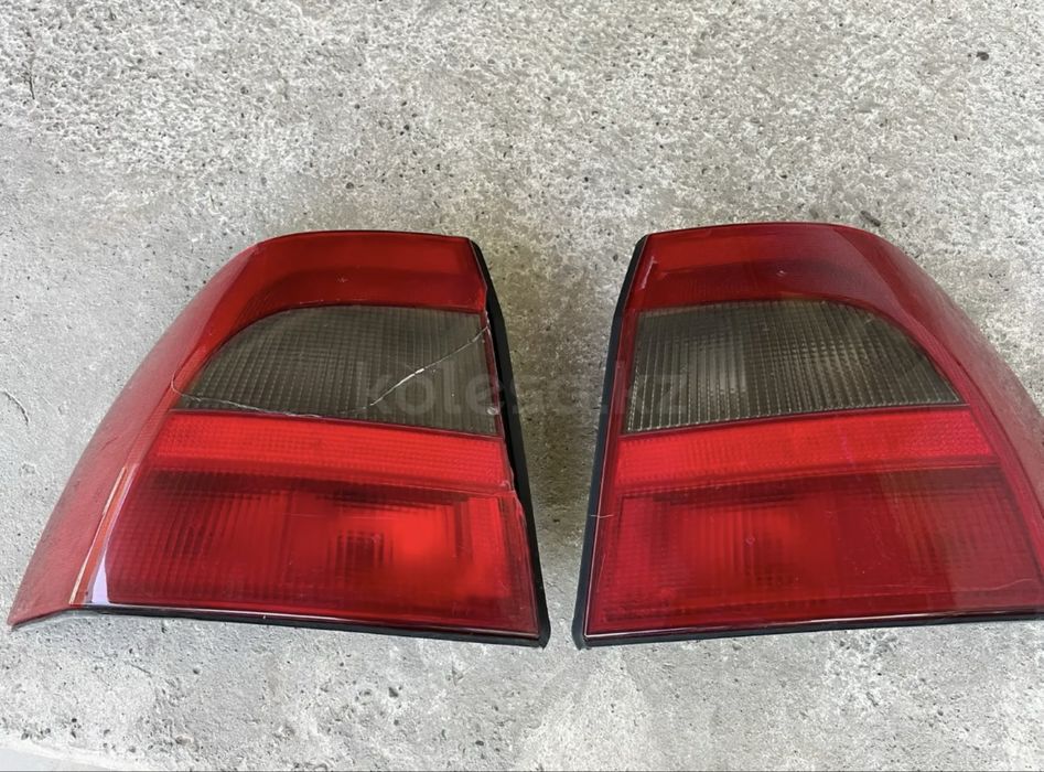 Задние фонари на Opel Vectra В