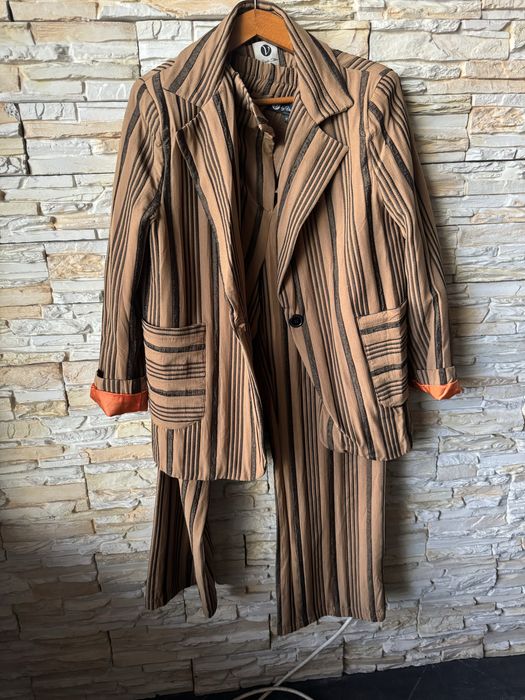 Дамски спортно-елегантен костюм