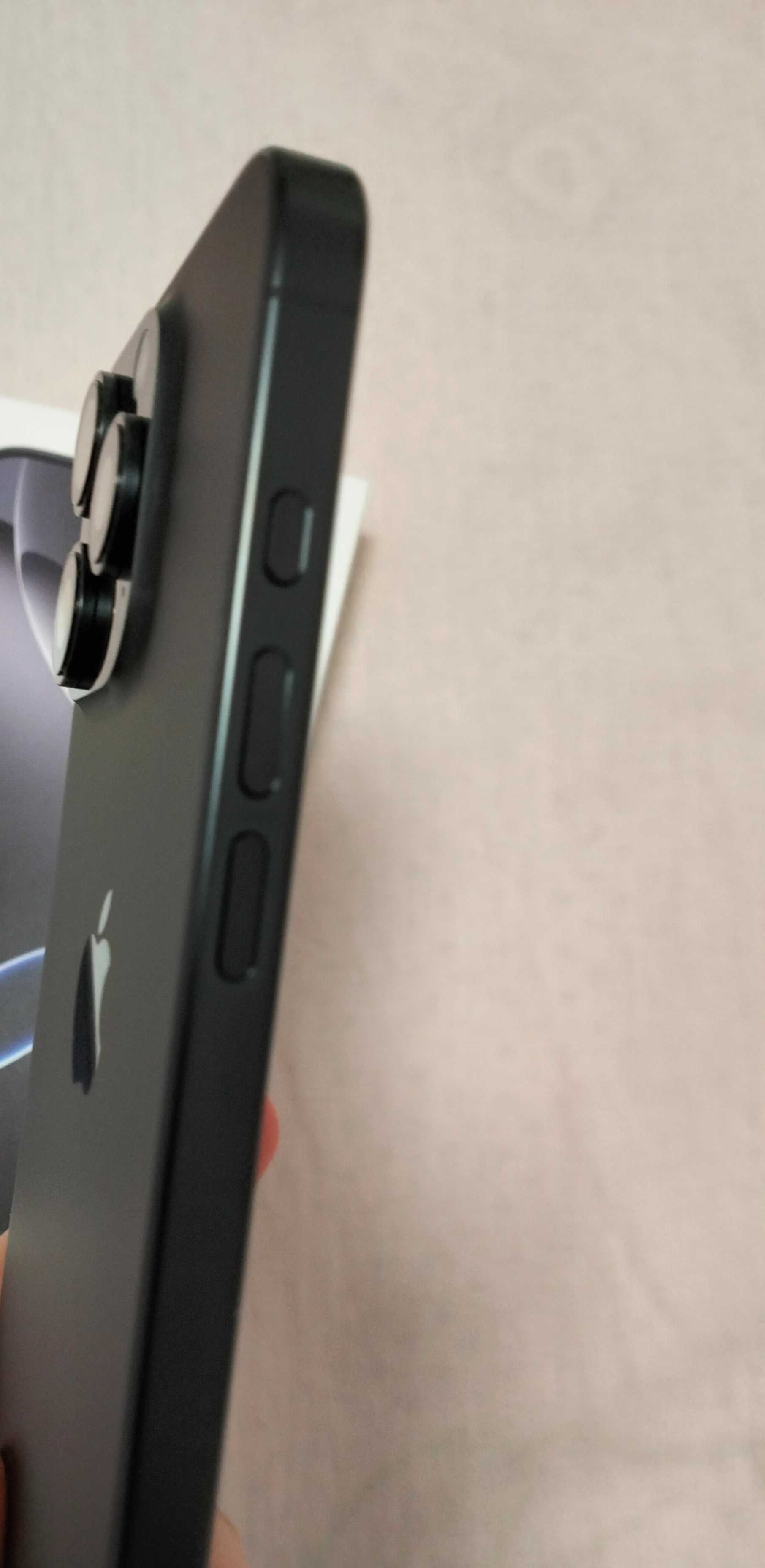 iPhone 16 pro black Titanium