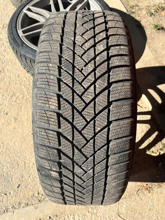 Vând jante originale Audi R 18 + cauciucuri