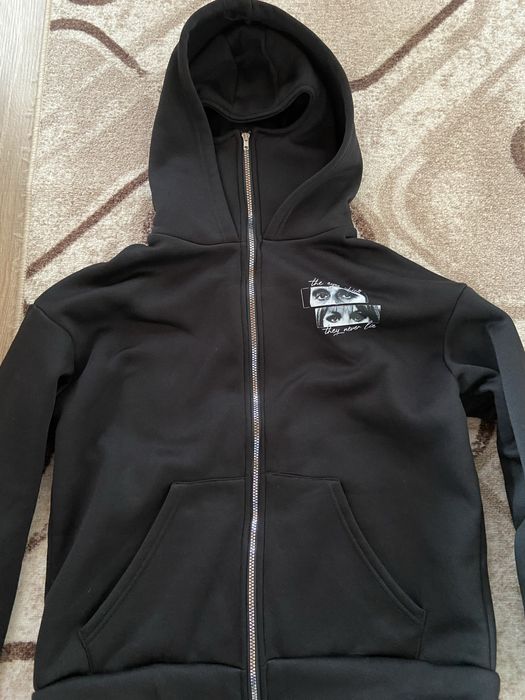 Худи с маска.