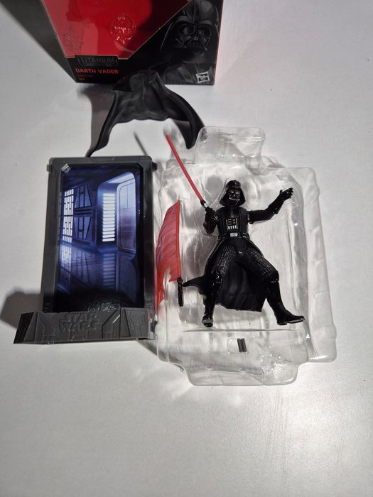 Figurina Darth Vader - Star Wars Titanium Series, IMPECABILA