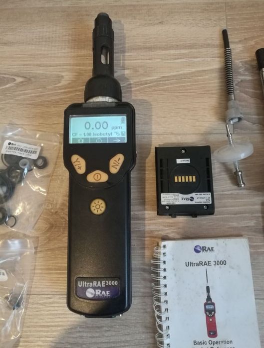 Vînd sculele de lucru