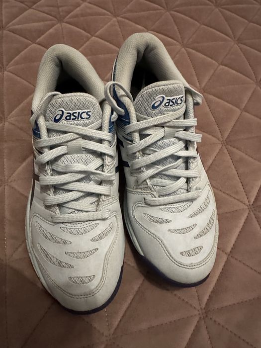 Маратонки за волейбол asics 37.5