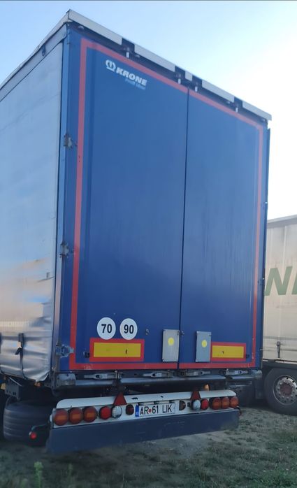 Semiremorca prelata standard Krone obloane aluminiu axe lift. Schmitz