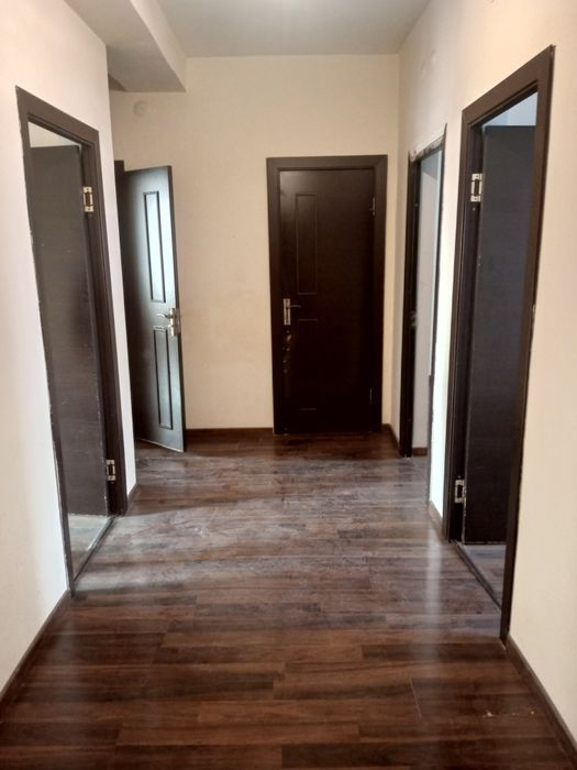 Продается 4комнатная квартира Обод макон