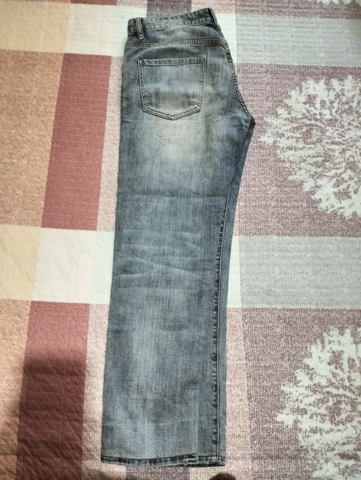 Мужские джинсы в отличие состоянии