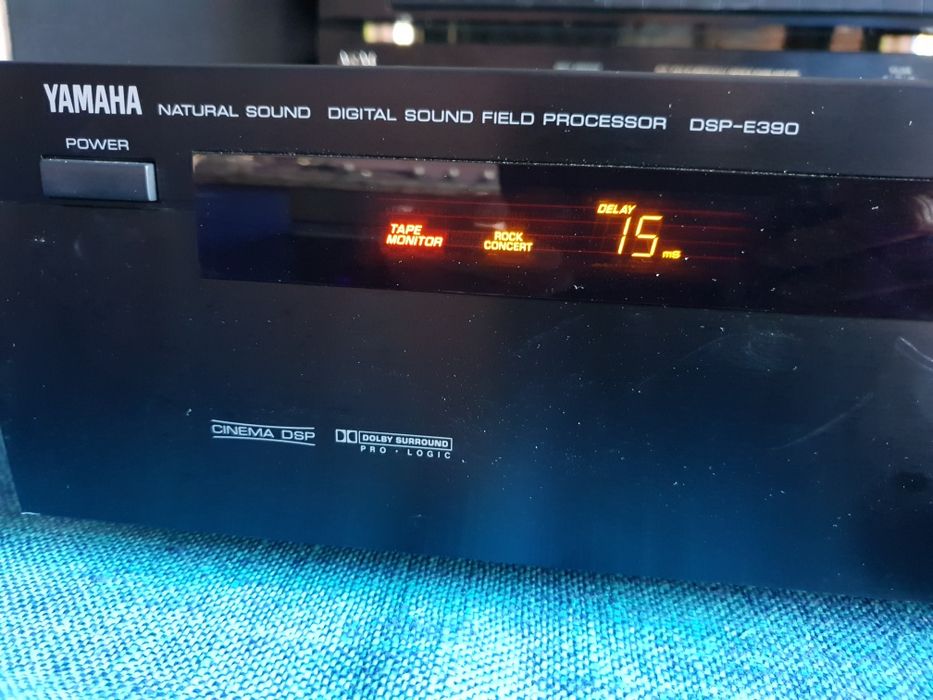YAMAHA DSP-E390 Natural Sound Digital Sound Field Processor
