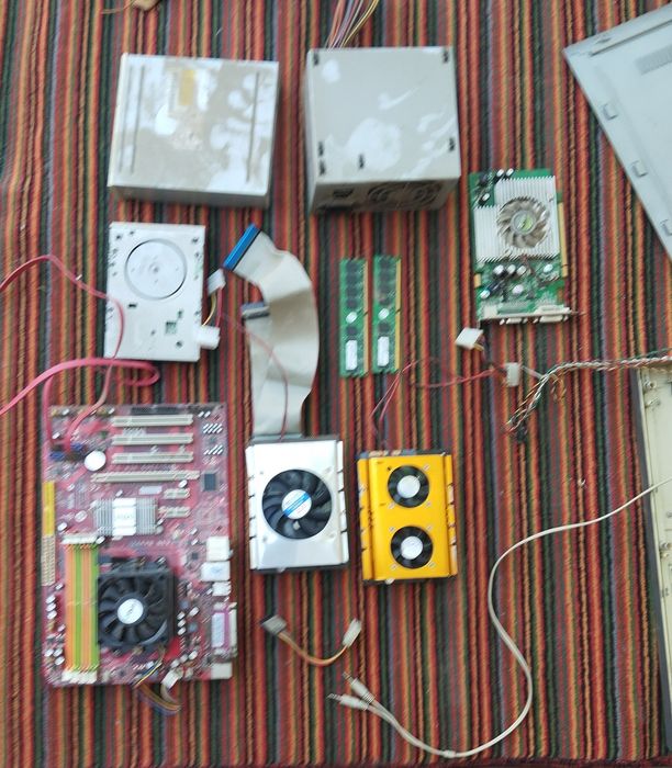 Arzonga bervoraman!! Narx kelishiladi!!