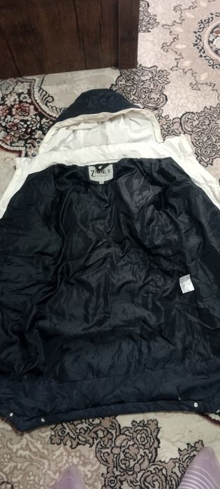 Куртка на девочку L размер