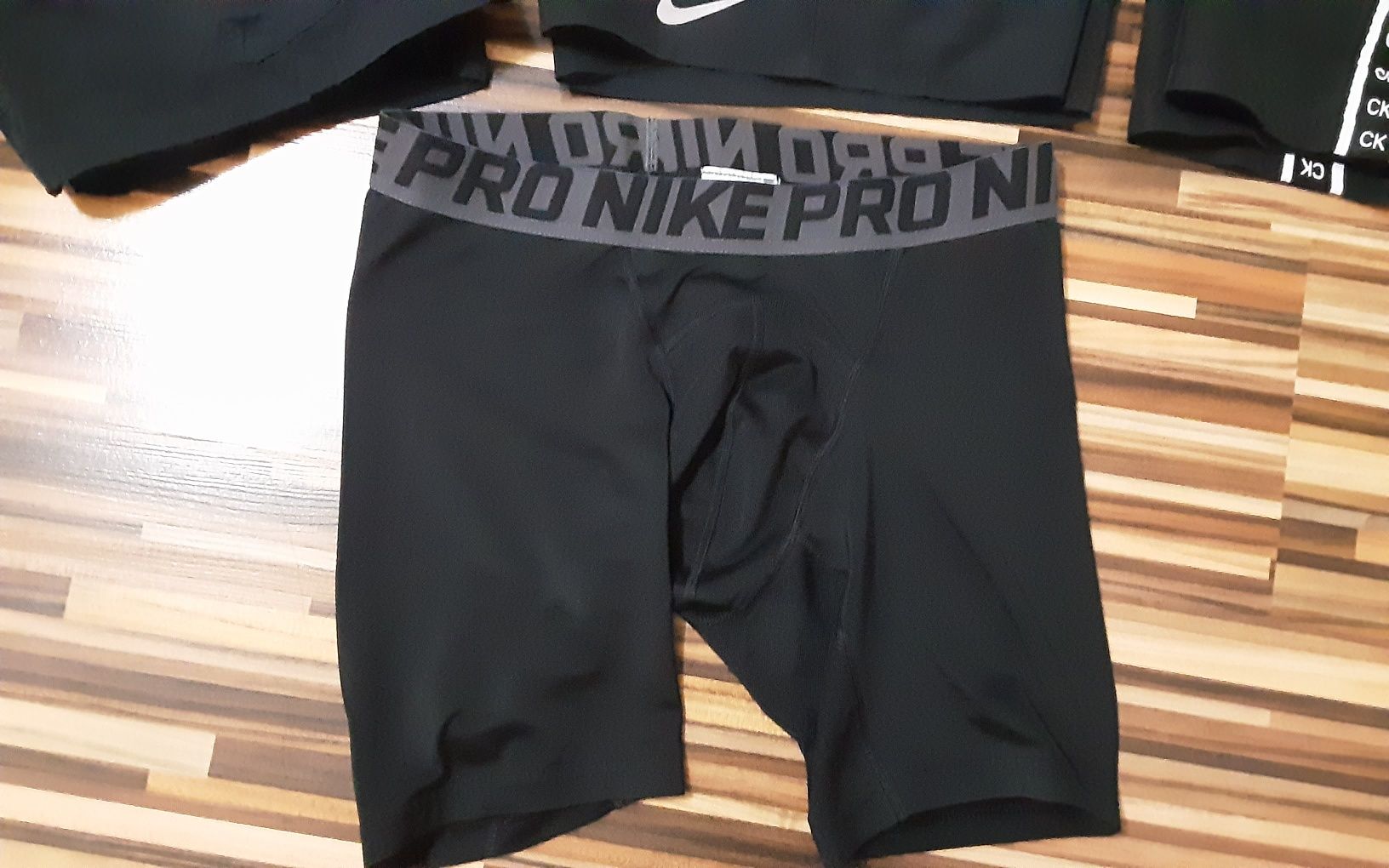 (S) NIKE PRO Calvin Klein Nike оригинални къси панталони, клин,шорти