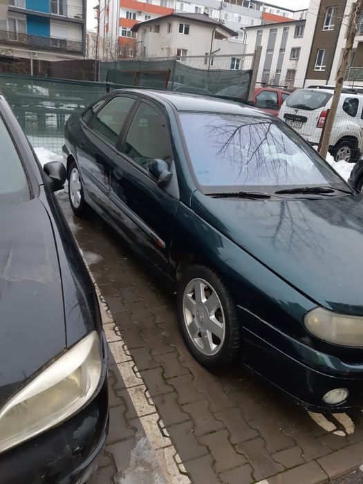 Renault Laguna an fabricație  1999