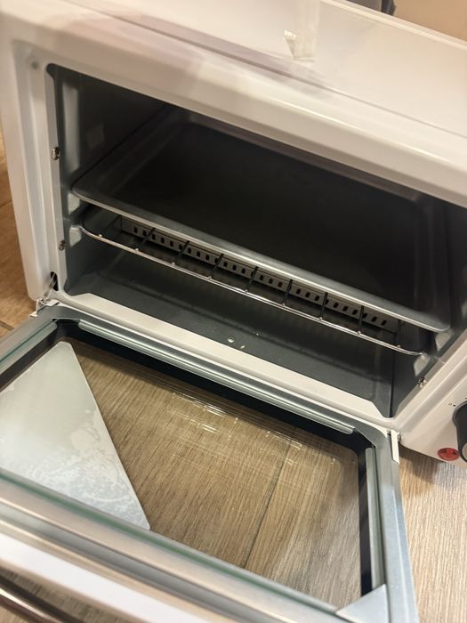 Нова електрическа печка малка