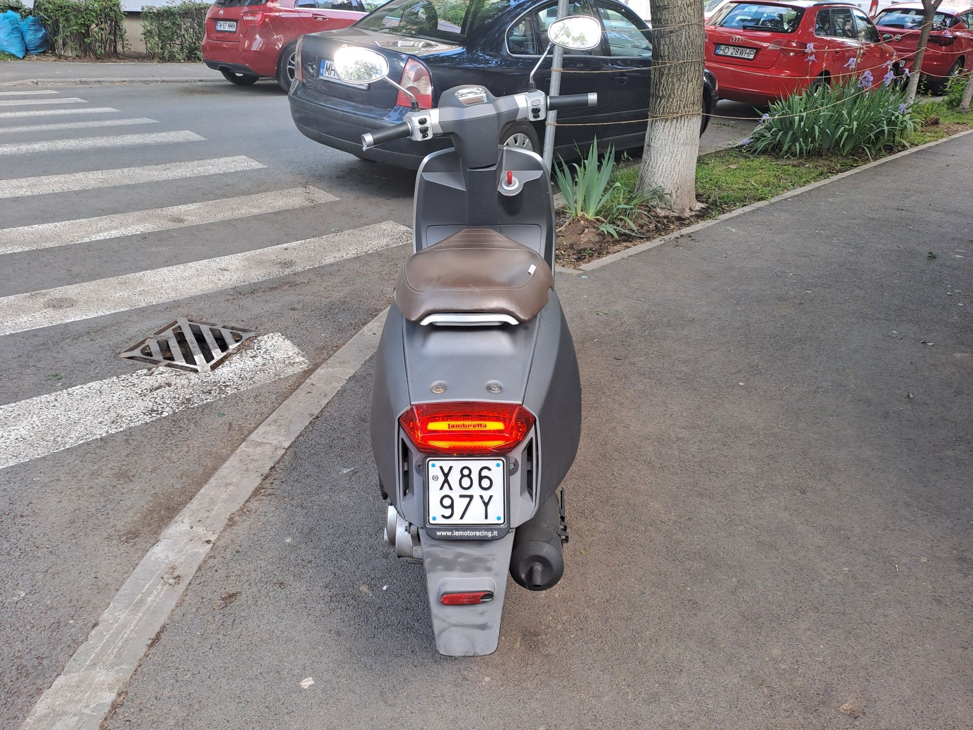 Scuter Lambretta, Vespa