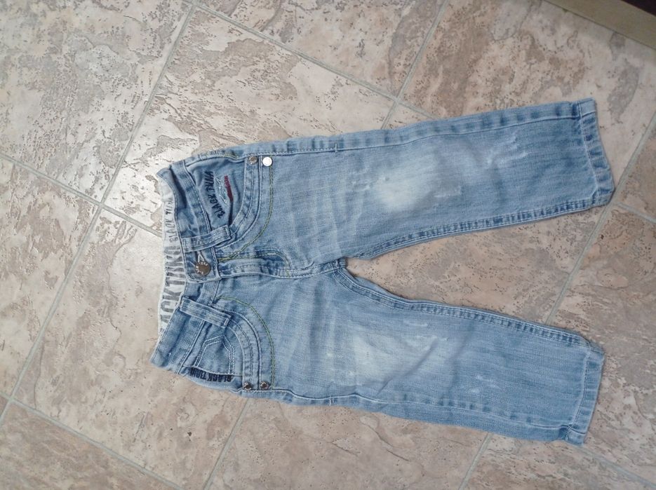 Продам детские джинсы