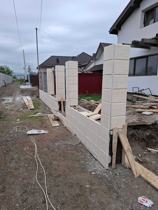 Garduri din panou stil jaluzele, sipca metalica, plasa, tabla si BCA