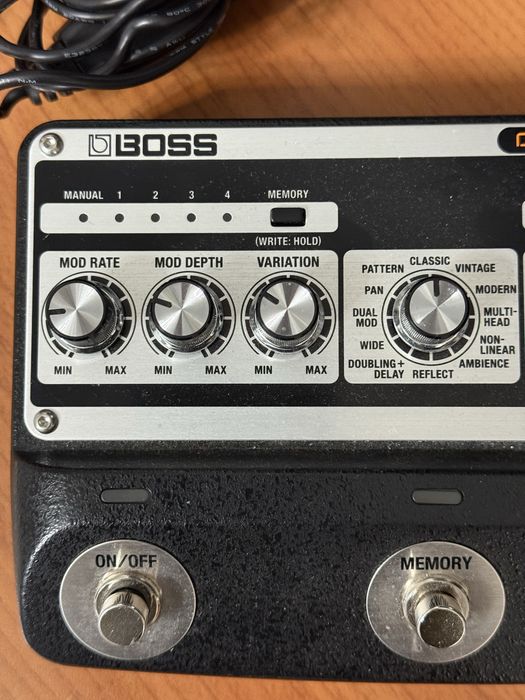 Продам гитарную примочку Boss DM-101 Delay Machine