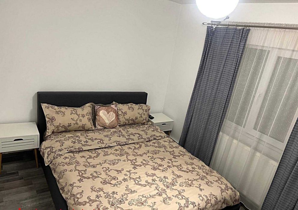 Vând app 2 camere Împărat Traian