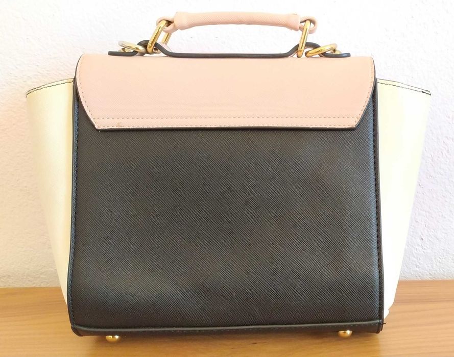 Стилна дамска чанта