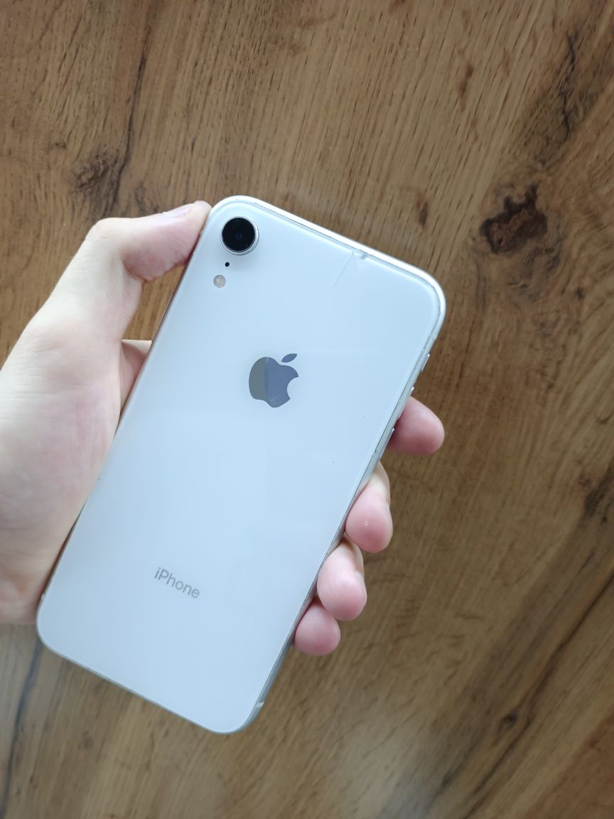 Продам iPhone XR всё работает состояние отличное