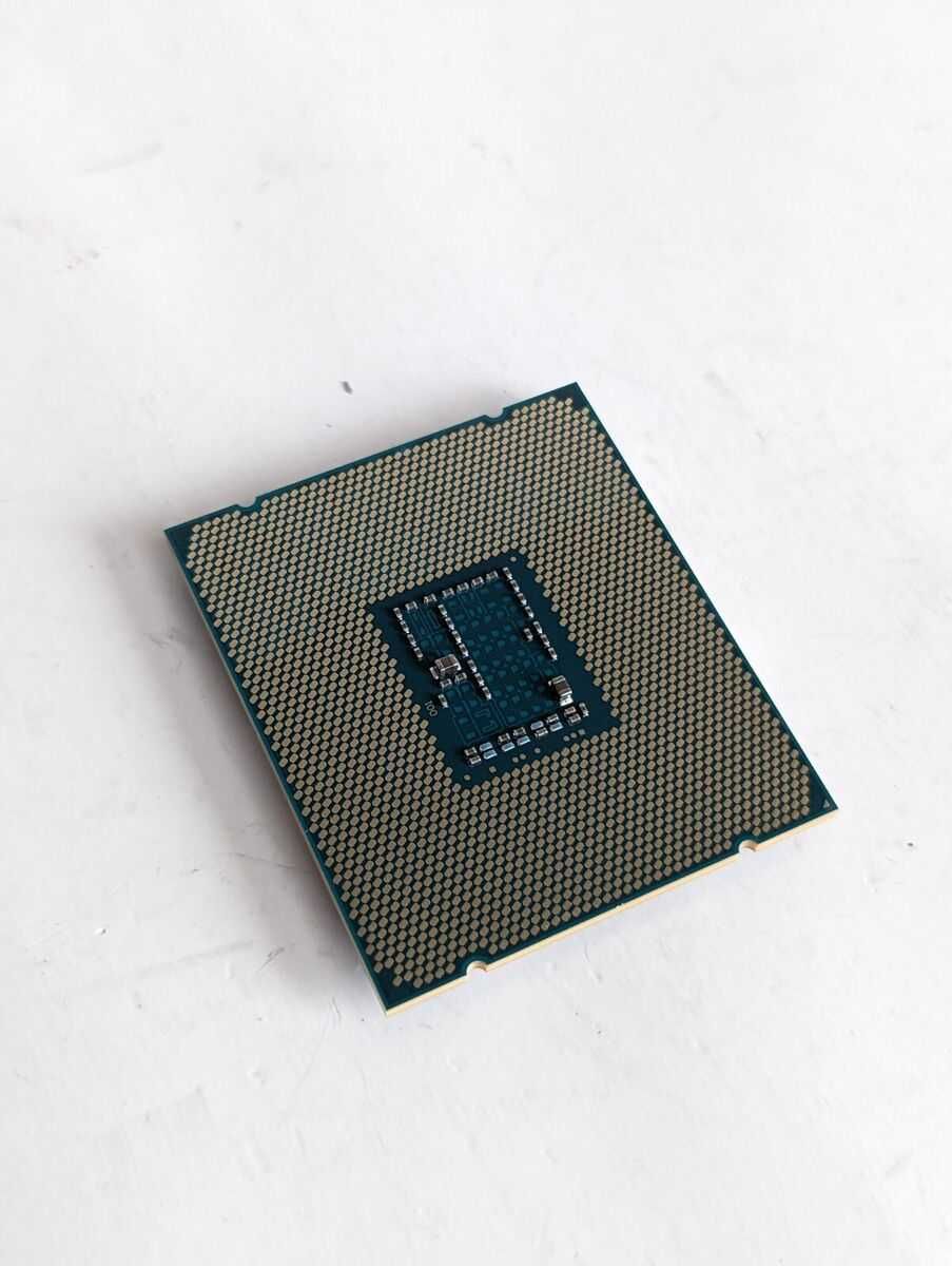 Процессор Intel Xeon E5 2690 V3