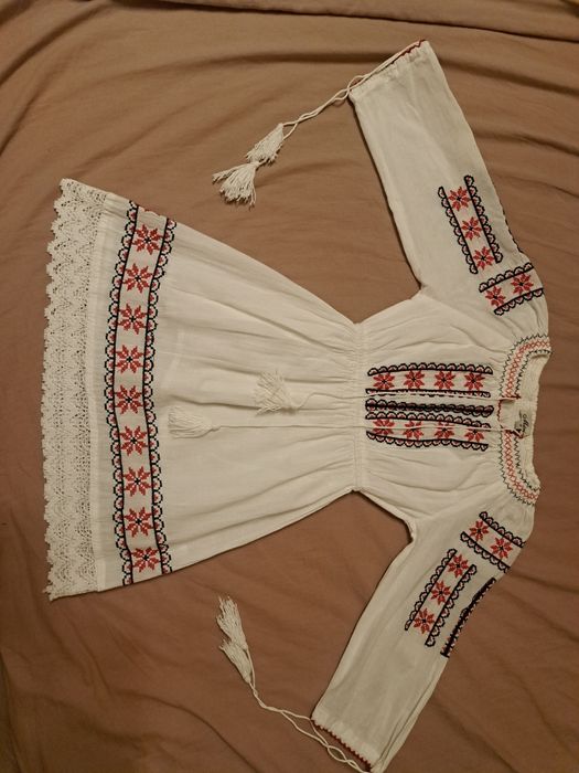 Rochie traditionala tip ie,mar.6 ani