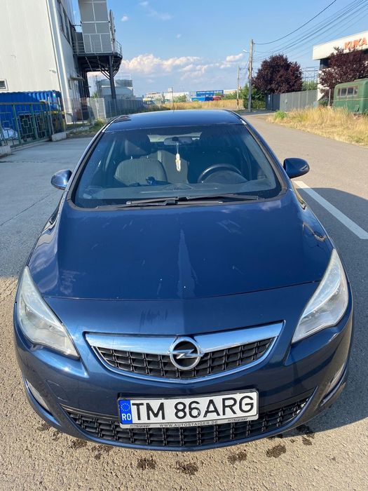 Opel Astra Opel Astra J 2011 1.6 Benzina