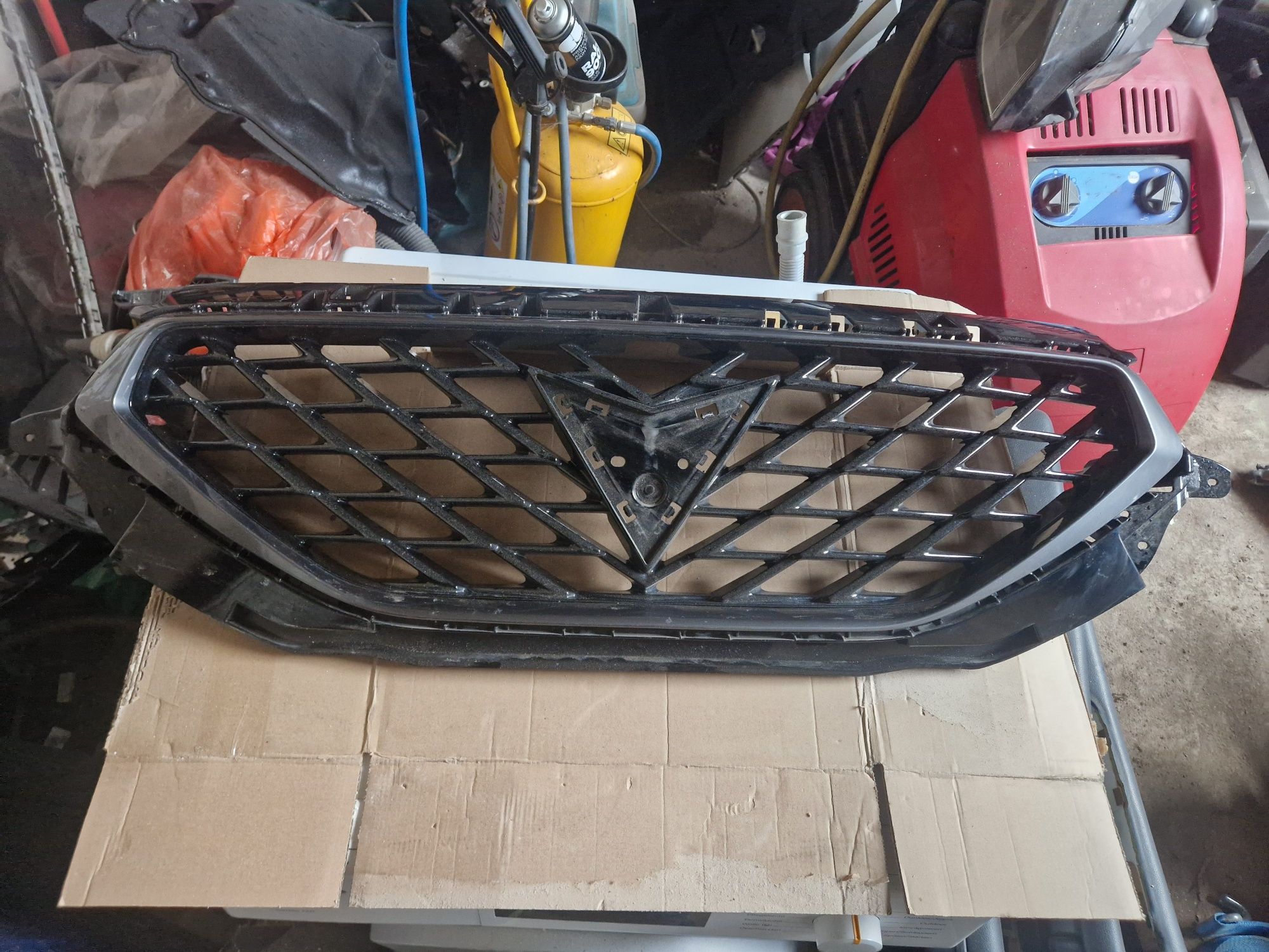 Решетка в броня за Seat Cupra 2023