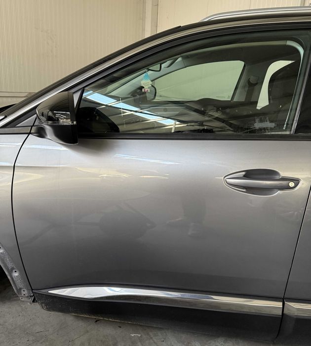 Usa stanga fata Peugeot 3008 2018