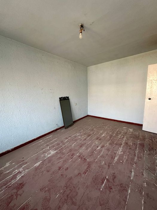 Продам квартиру ЮНУСАБАД орентир сампи 2остановки1/4/4  кирпич 1.5/3