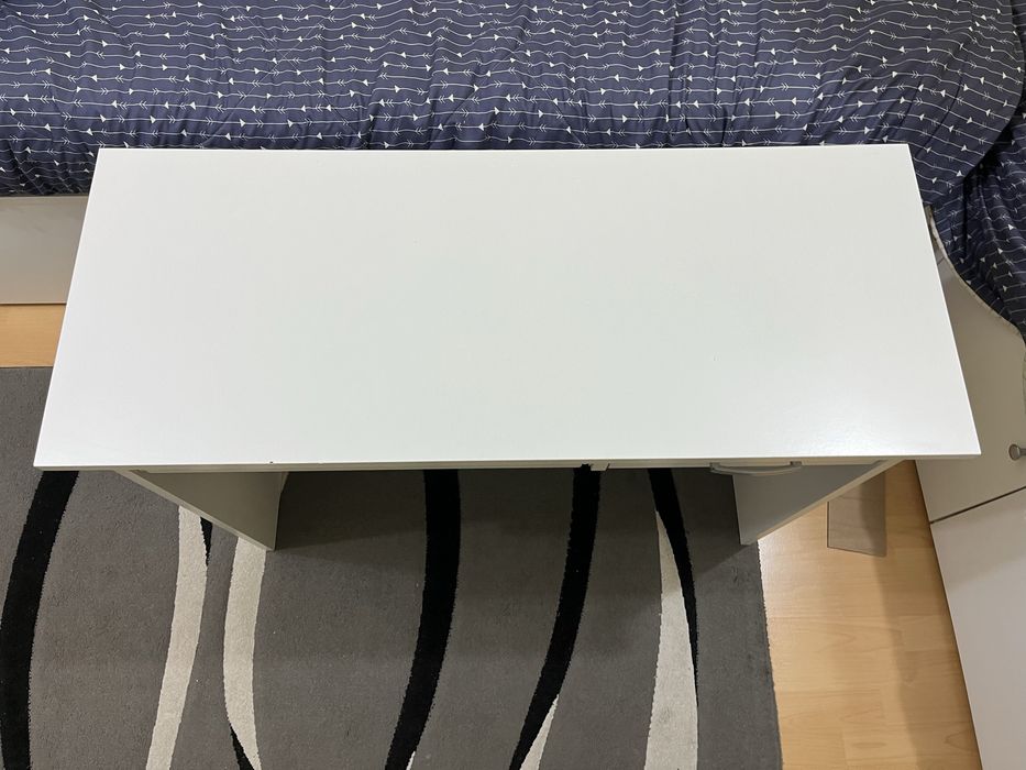 Бюро с чекмедже 100/40 см