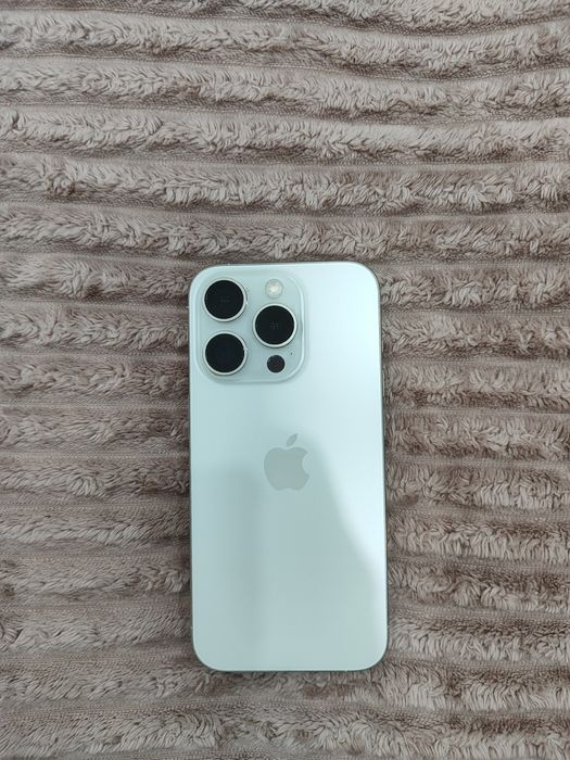 Продам айфон 15 про.