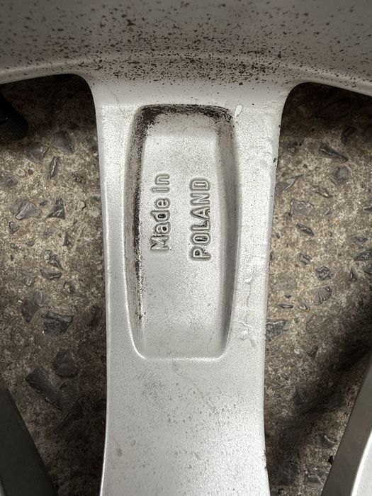 Продавам джанти с гуми 17”