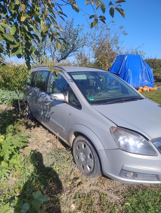 vând piese Opel Zafira b