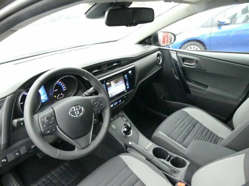 НА ЧАСТИ! Toyota Auris Hybrid Touring комби 1.8 VVTi 99 кс. АВТОМАТИК