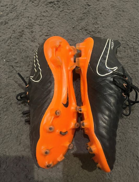 Ghete de fotbal Nike tiempo