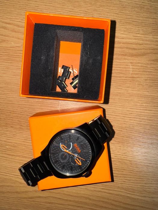 Ceas Hugo Boss HB.242.1.34.2814 - Elegant și Sportiv