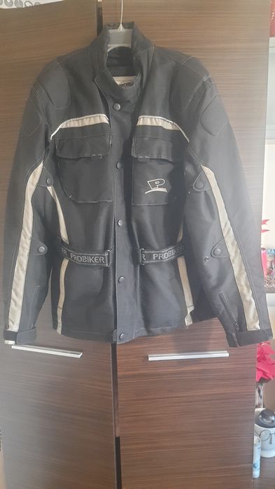 Geacă Moto în stare bună.