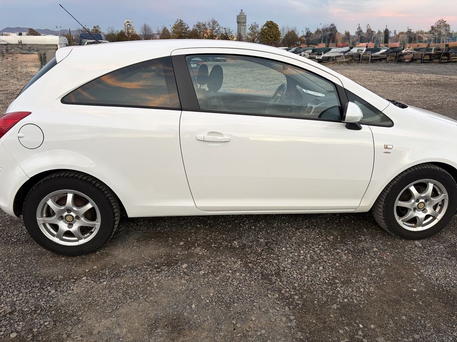 Opel Corsa 1.4 benzina euro5