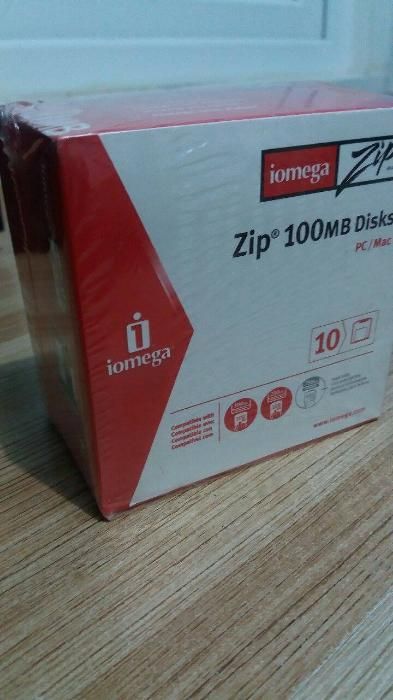 Pachet cu 10 dischete Zip iomega + 1 discheta Floppy ritmuri Va7-Va76