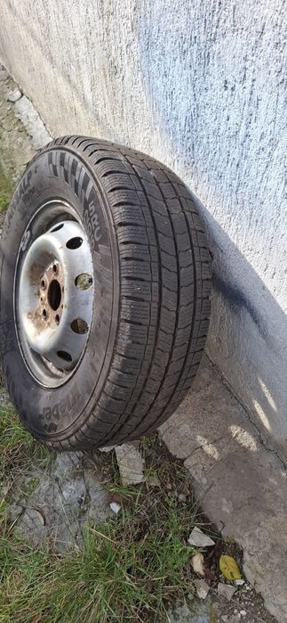 225 70 15 c dot 2024
225 70 15 c 
Anotimp iarnă
Dot 2024
Au doar 3000