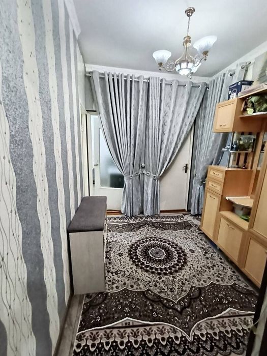 4 xonali lyuks kvartira sotiladi