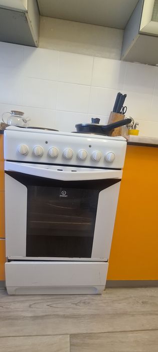 Продам электроплиту
