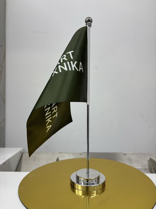 Изготовление настольных флажков